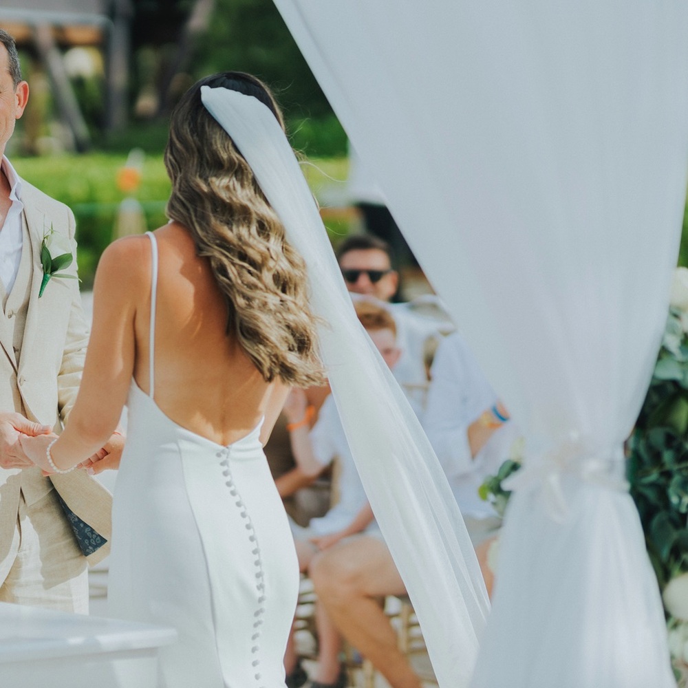 Robert Bullock wedding dress  
Size 4 but altered to fit a size 0